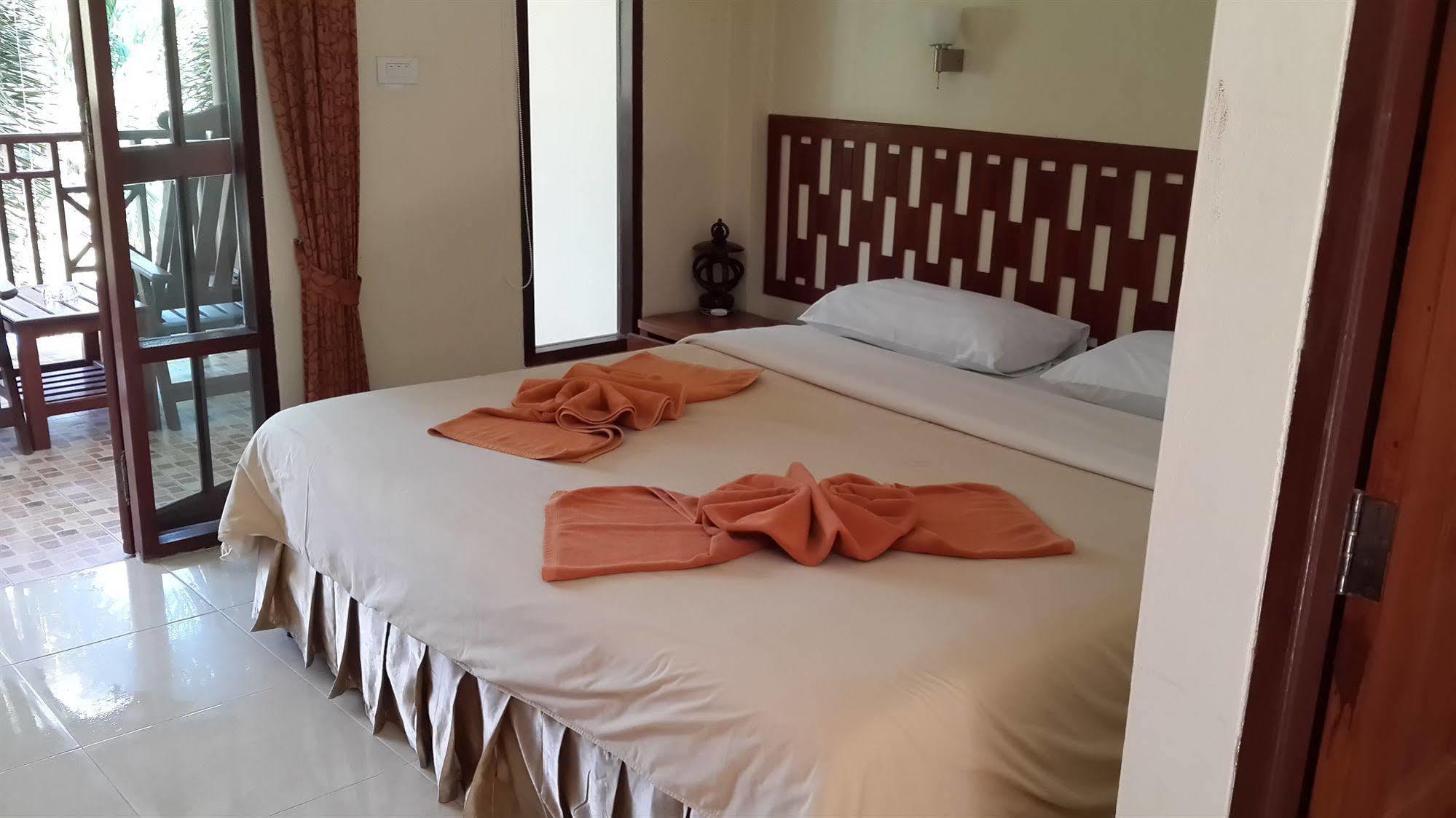 Rattana & Guest house Koh Samui